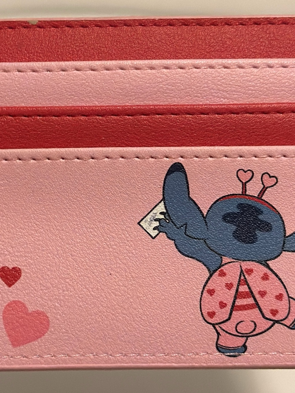 NWT Her Universe Disney Lilo and Stitch Lovebug Valentine Hearts Card Holder - Picture 4 of 5